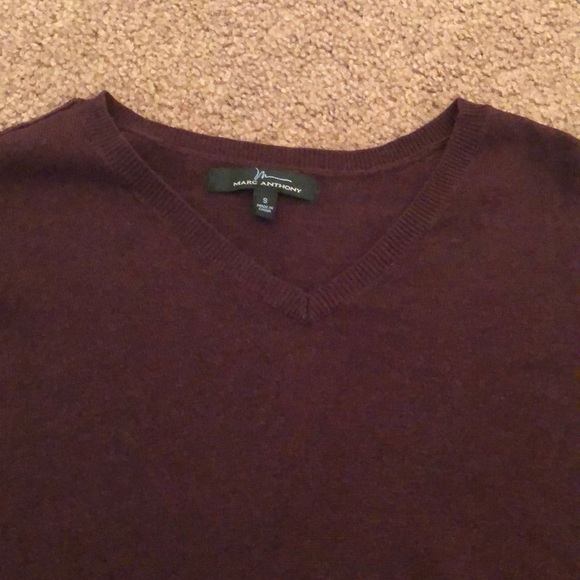 5⭐️ Men’s V-Neck Sweater - Picture 2 of 8